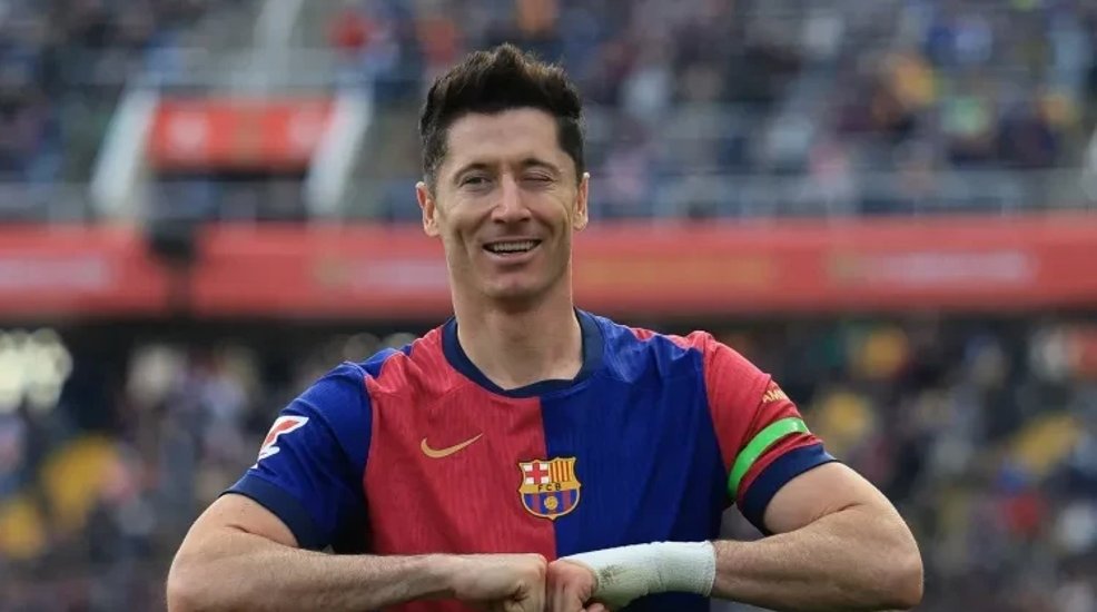 爱游戏在线-莱万多夫斯基重返赛场，重要助攻首场状态出色，德国队观众沸腾！-爱游戏在线